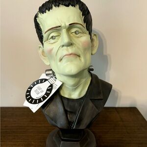 🧟‍♂️NWT Frankenstein LED Bust